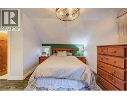 110 BROCK Street - 29