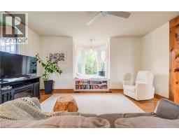 110 BROCK Street - 6