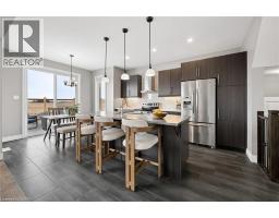 10 SPARROW Crescent - 10