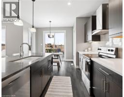 10 SPARROW Crescent - 12