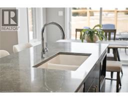 10 SPARROW Crescent - 16