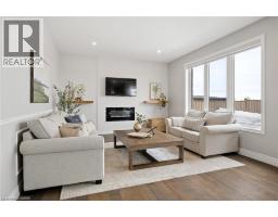 10 SPARROW Crescent - 18