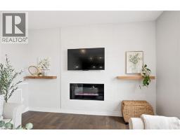 10 SPARROW Crescent - 19