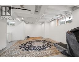10 SPARROW Crescent - 36