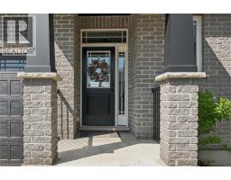 10 SPARROW Crescent - 4