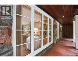 5052 LAKESHORE Road - 4