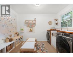 17 HIGHLAND Crescent - 12