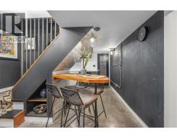 17 HIGHLAND Crescent - 32