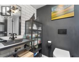 17 HIGHLAND Crescent - 38