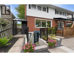 17 HIGHLAND Crescent - 40