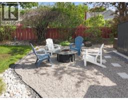 17 HIGHLAND Crescent - 42