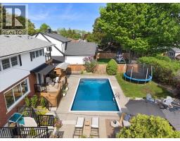 17 HIGHLAND Crescent - 45