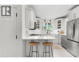 17 HIGHLAND Crescent - 9
