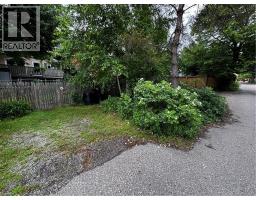 83 LOUISA Street - 14