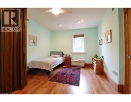 83 LOUISA Street - 16