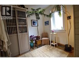 83 LOUISA Street - 21