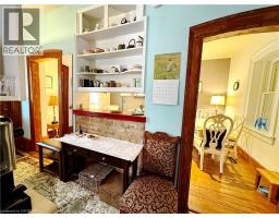 83 LOUISA Street - 38