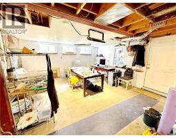 83 LOUISA Street - 46