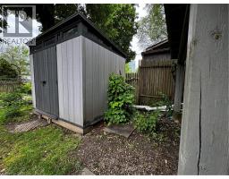 83 LOUISA Street - 8