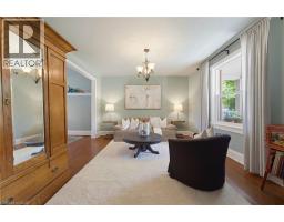 85 BARRIE Street - 5