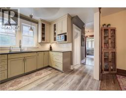 90 BROCK Street - 31