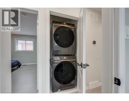 69 CLARKE Street N - 24