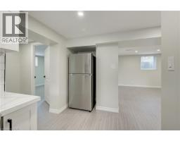 69 CLARKE Street N - 32
