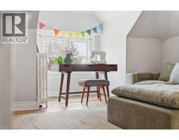 37 CONNAUGHT Avenue S - 35