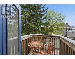 37 CONNAUGHT Avenue S - 36