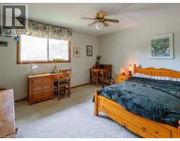 50 THORNCLIFFE Road - 12