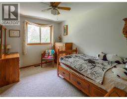 50 THORNCLIFFE Road - 13