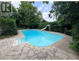 50 THORNCLIFFE Road - 18