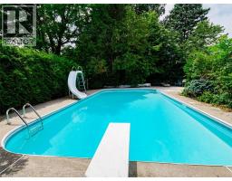 50 THORNCLIFFE Road - 19
