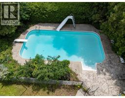 50 THORNCLIFFE Road - 4