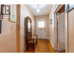 35 SHERMAN Avenue N - 4