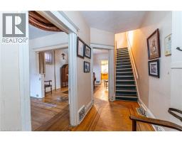 35 SHERMAN Avenue N - 5