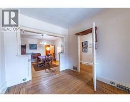 35 SHERMAN Avenue N - 7
