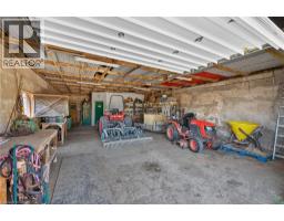 564 8TH CONCESSION Road E - 27