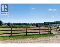 564 8TH CONCESSION Road E - 38