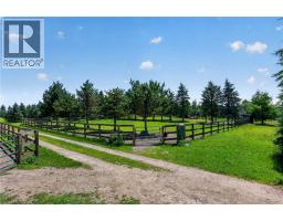 564 8TH CONCESSION Road E - 39