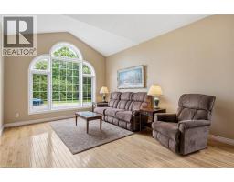63 DAIMLER Drive - 11