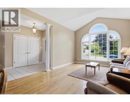 63 DAIMLER Drive - 7