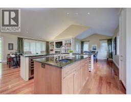 200 MACDONALD Place - 18