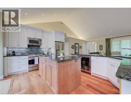 200 MACDONALD Place - 20