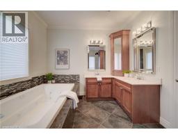 200 MACDONALD Place - 29