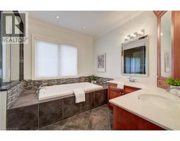 200 MACDONALD Place - 30