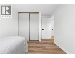 49 GROVE Avenue - 18