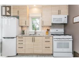 42 GUELPH Street - 19