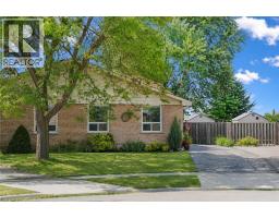 45 HOPEWELL Crescent - 2
