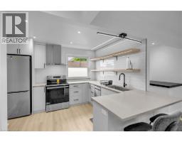 253 FERNWOOD Crescent - 11